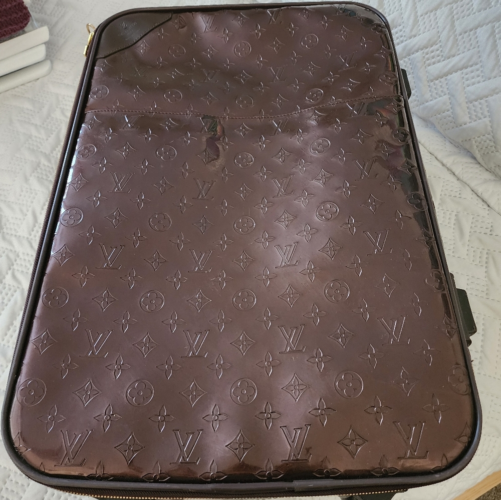 Carry On Luggage - Picture 8 of 10